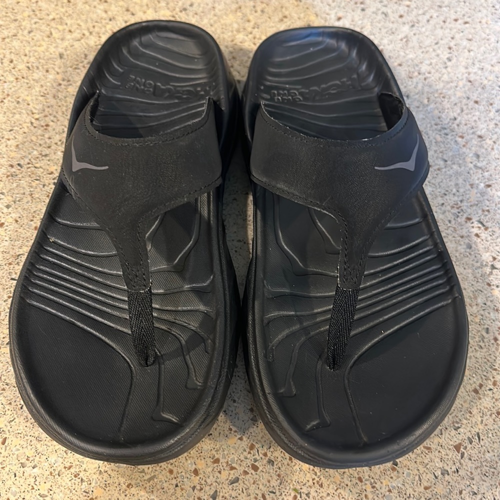 Women’s size 9 (men’s size 7) Hoka recovery flip flop/sandal
